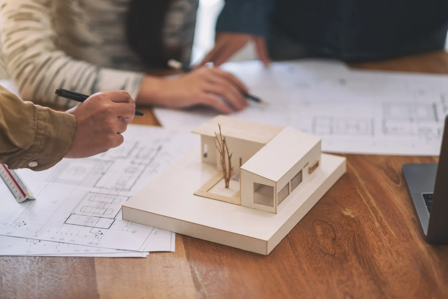 Cuánto cobra un arquitecto por hacer una casa en España