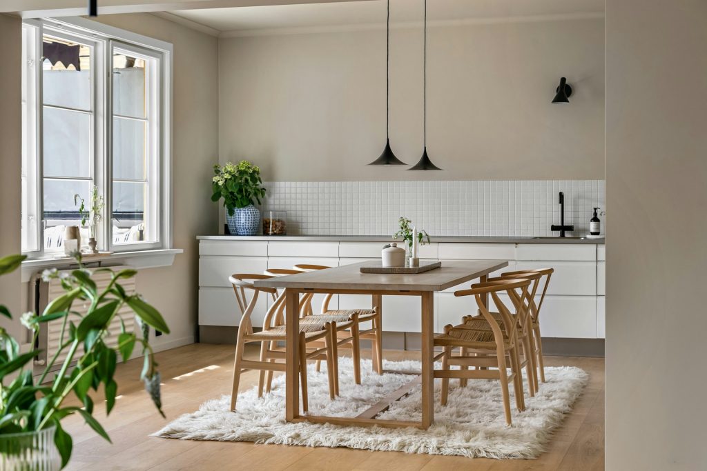How much does an architect charge to design a house in Spain?