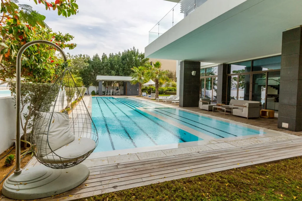 Cuánto cuesta construir una casa con piscina en Madrid, precio por metro cuadrado