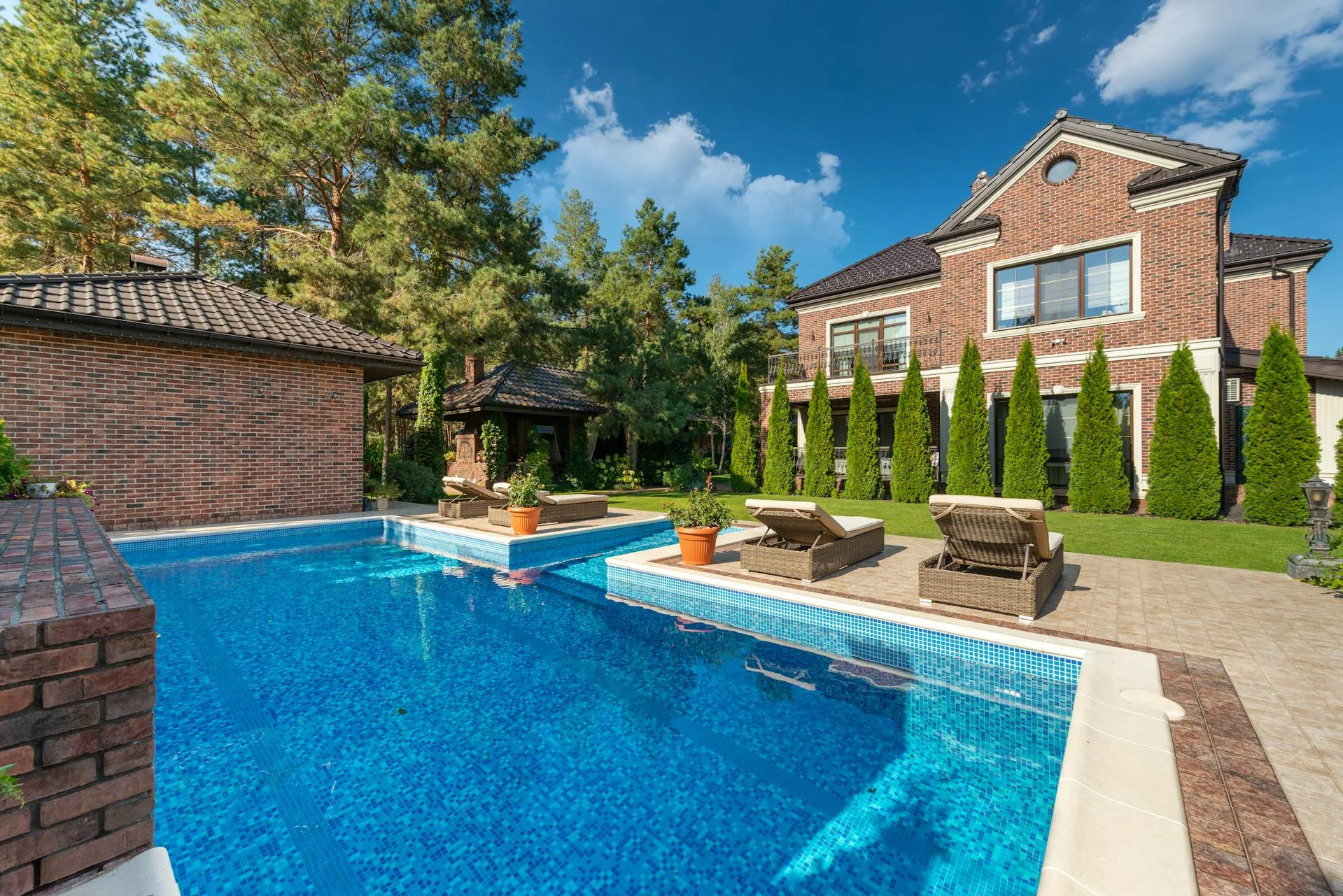Cuánto cuesta construir una casa con piscina en Madrid